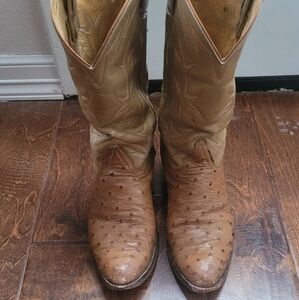 Vintage Tony Lama Full Quill Ostrich Boots. 10D. Honey/Tan in color